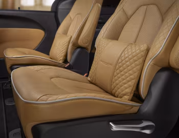 Interior 2021–26 Chrysler Pacifica Pinnacle AWD (RU) '2020–26