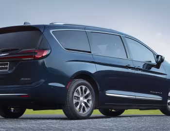 2021–25 Chrysler Pacifica Hybrid Pinnacle (RU) '2020–25