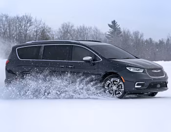 2021–26 Chrysler Pacifica Pinnacle AWD (RU) '2020–26