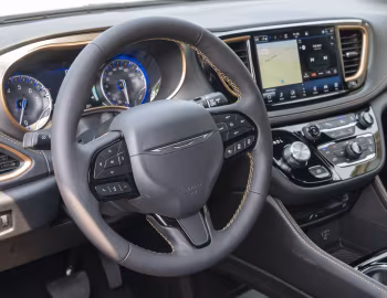 Interior 2027 Chrysler Pacifica Pinnacle AWD (RU) '2026