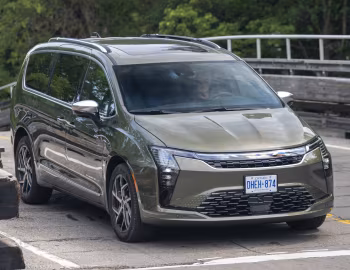 2027 Chrysler Pacifica Pinnacle AWD (RU) '2026