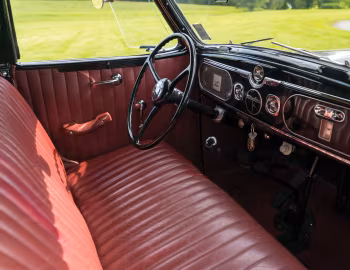 Panel frontal 1937 Chrysler Royal Convertible Sedan (C-16)