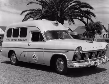Chrysler Royal Ambulance by Comeng (AP1) '1957–58