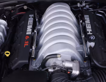 Bajo el capó 2005–08 Chrysler 300C SRT8 [North America] (LX) '2005–08