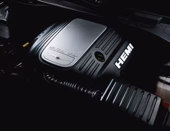 Bajo el capó 2005–08 Chrysler 300C SRT8 [North America] (LX) '2005–08