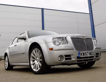 Chrysler 300C Touring CRD SRT-Design [UK-spec] (LE) '2008–10