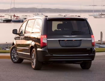 2011–16 Chrysler Town & Country (RT) '2010–16