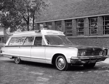 1966 Renaud-Chrysler Ambulance (BC1-L)
