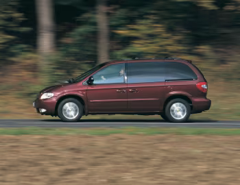 Chrysler Voyager [EU-spec] (RS) '2000–04