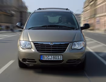 Chrysler Voyager [EU-spec] (RS) '2004–07