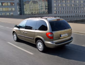 Chrysler Voyager [EU-spec] (RS) '2004–07