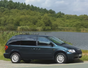 Chrysler Voyager [UK-spec] (RS) '2004–07