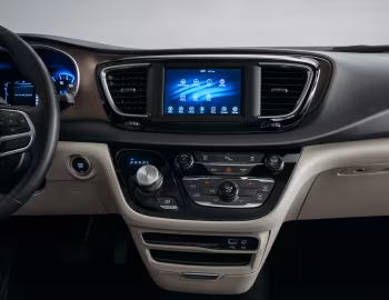 Interior 2020 Chrysler Voyager (RU) '2019–20