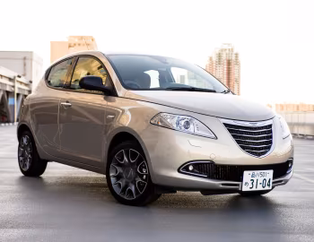 Chrysler Ypsilon [Japan] '2012–14