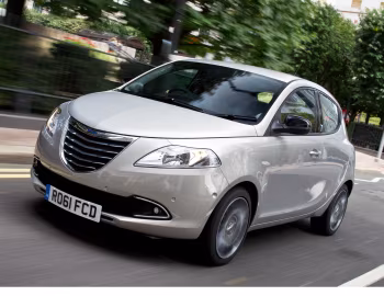 Chrysler Ypsilon '2011–15