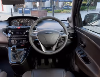Panel frontal Chrysler Ypsilon '2011–15