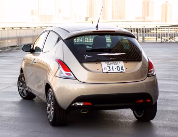 Chrysler Ypsilon [Japan] '2012–14