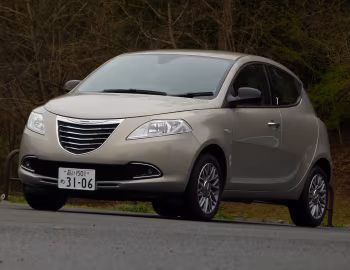 Chrysler Ypsilon [Japan] '2012–14