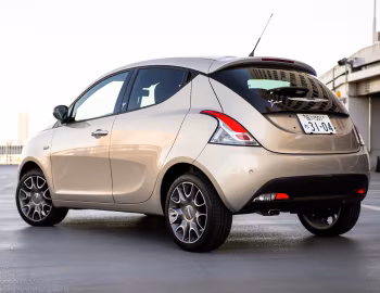 Chrysler Ypsilon [Japan] '2012–14
