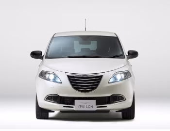 Chrysler Ypsilon [Japan] '2012–14