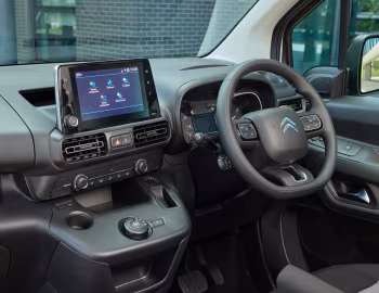 Intérieur Citroën Berlingo Feel [UK-spec] '2023–24