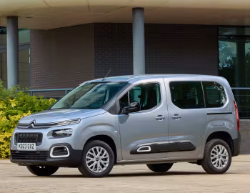 Citroën Berlingo Feel [UK-spec] '2023–24