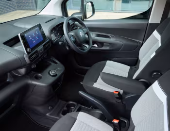 Intérieur Citroën Berlingo Feel [UK-spec] '2023–24