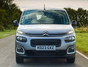 Citroën Berlingo Feel [UK-spec] '2023–24