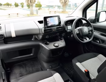 Front panel Citroën Berlingo Multispace [Japan] '2019–24