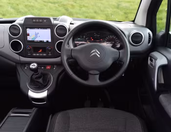 Передня панель Citroën Berlingo Multispace XTR [UK-spec] '2015–18