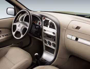 Інтэр'ер Citroën C-Elysée Hatchback '02.2009–13