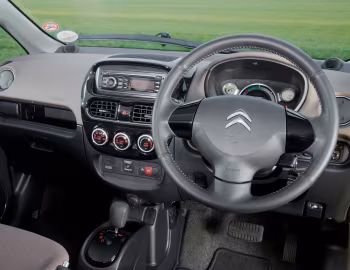 Front Panel Citroën C-Zero [UK-spec] '2010–19