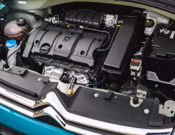 Under The Hood Citroën C3 "First Edition" [Latam] (CC21) '2022