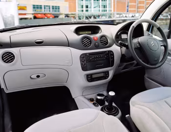 中控台 Citroën C3 Exclusive [UK-spec] '05.2002–10.2005