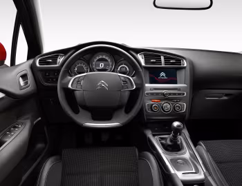 Торпедо Citroën C4 [Worldwide] '2015–18