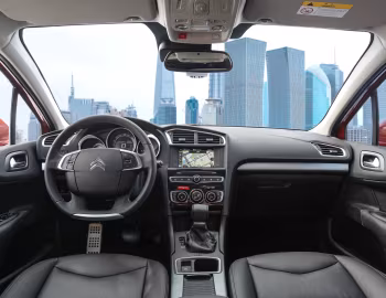 Передня панель Citroën C4 L [China] '2016–19