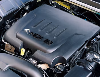 发动机舱 Citroën C5 [UK-spec] '2004–08