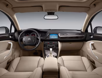 Передня панель Citroën C5 [China] '2013–17