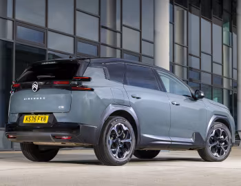 Citroën C5 Aircross Plug-in Hybrid [UK-spec] '2025–pr.