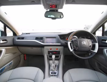 Передня панель Citroën C5 Tourer [Japan] '10.2012–06.2016