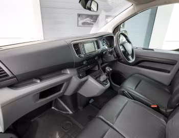 Интерьер Citroën Dispatch M '2016–24