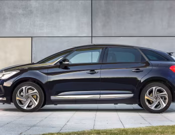 DS 5 [UK-spec] '2015–18