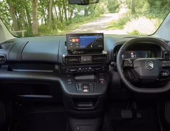 Передня панель Citroën ë-Berlingo Max XTR [UK-spec] (K9) '2024–н.ч.
