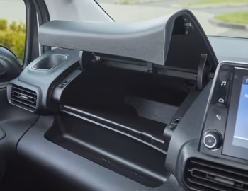 Интерьер Citroën ë-Berlingo Van [UK-spec] '2021–24