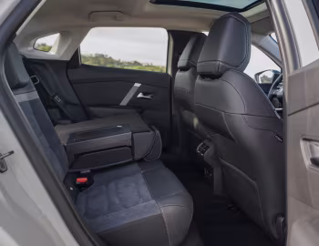 Інтэр'ер Citroën ë-C4 X [Worldwide] '2023–25