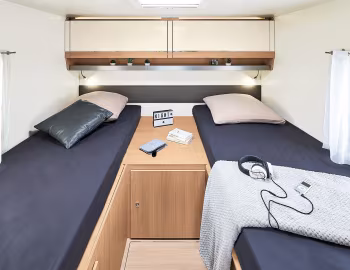Interior 2020 Itineo PJ740 '2019–20