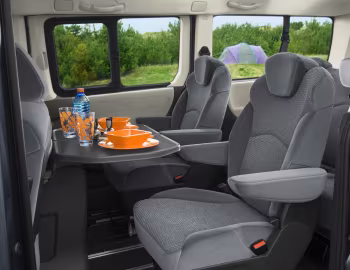 Интерьер Citroën Jumpy Long '2007–12