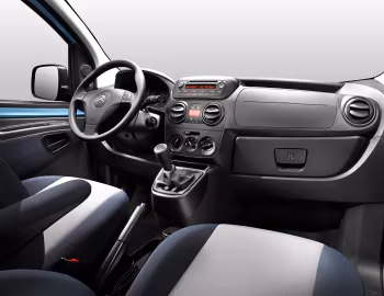 Передня панель Citroën Nemo Multispace '2007–17