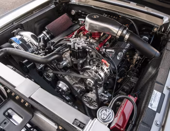 Sous la capuche Classic Recreations Shelby GT500CR 900S '2010–pr.