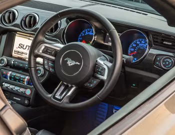 Panel frontal Clive Sutton Ford Mustang CS800 '2017–19